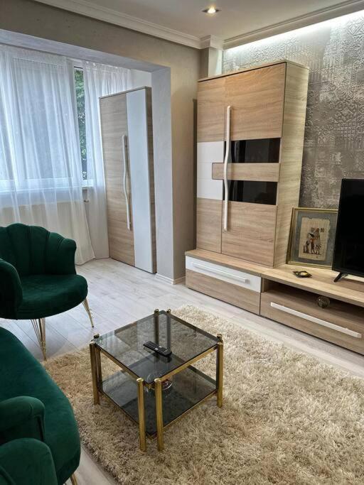 Stylish Apartment In Dambu Târgu-Mureş Eksteriør billede